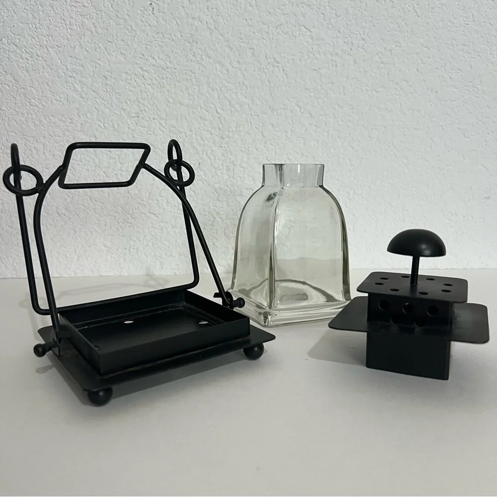 Frontgate Vintage Windproof Candle Holder Lantern Indoors & Outdoors Black